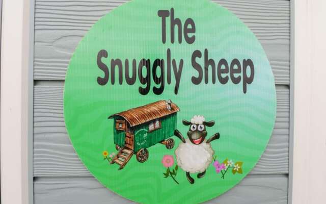 The Snuggly Sheep Shepherd Hut Campview Farm Stay