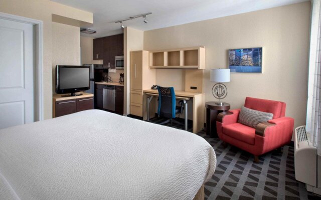 TownePlace Suites by Marriott Republic Airport Long Island