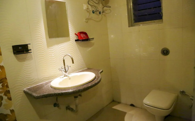 OYO 460 Hotel Ivory Residency