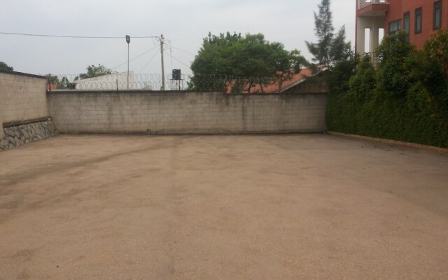 Daks Hotel Kirinya