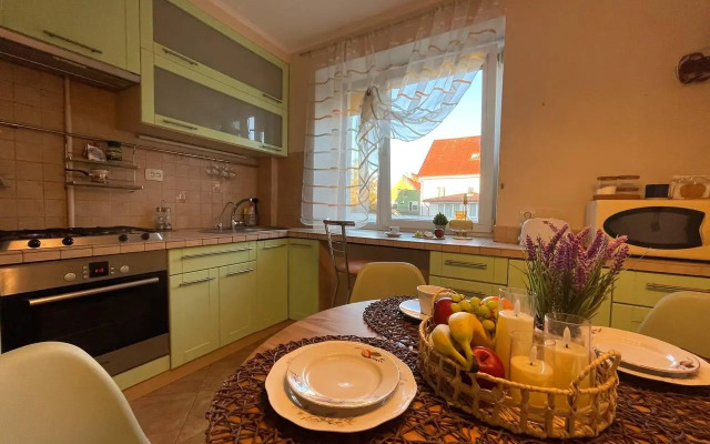 Apartment on Griboyedov street 6