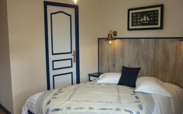 Hôtel Les Voisins Beaucemaine