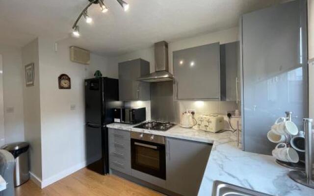 Hla - King Court Apartment 2