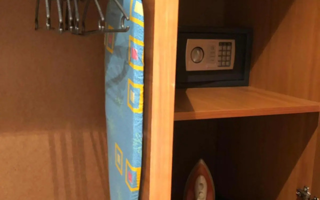 Studio Villa Park Premium Gold