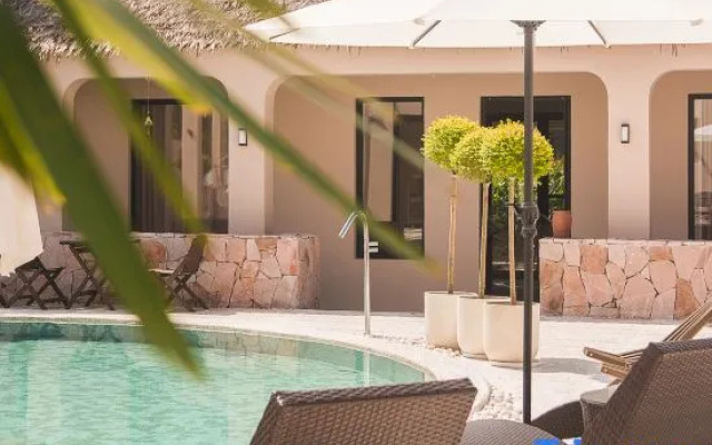 Timeles* resort Hotel