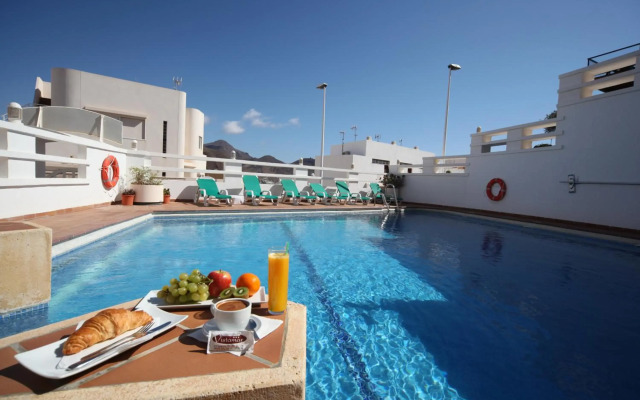 Aparthotel Vistamar