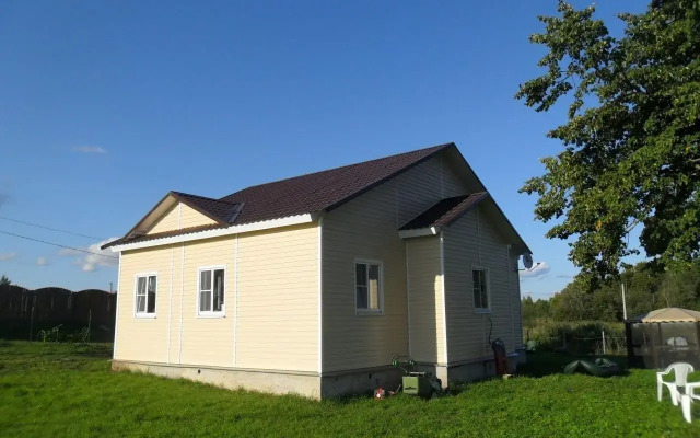 Guest house on Whitefish Lake