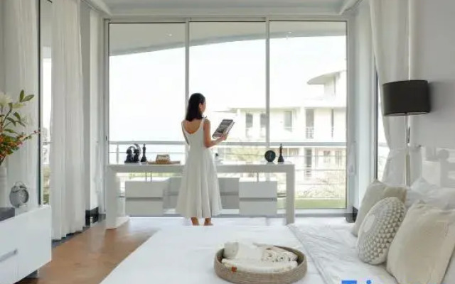 Pure Sunset Beach - By Mikihollick