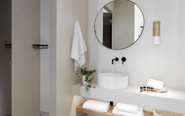 Arco Solium Suites Milos Superior Suite