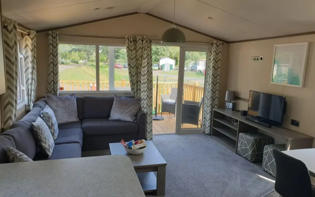 Outstanding 3 bedroom2018model caravan Northampton