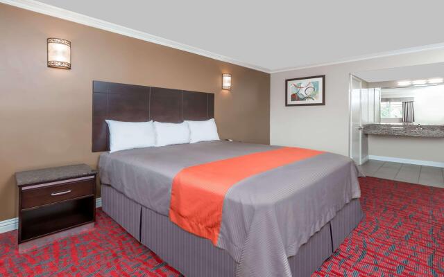 Travelodge Inn & Suites by Wyndham Bell Los Angeles Area