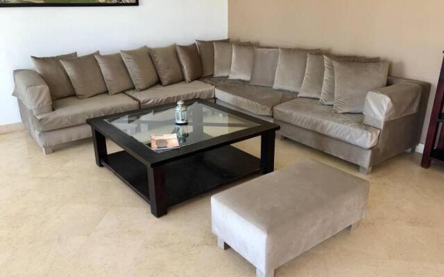 Villa with 5 bedrooms & 4 bathrooms - private heated pool