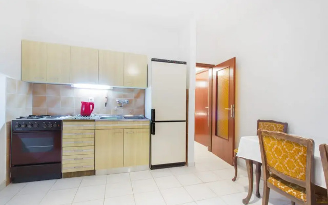 7 Olives Apartments