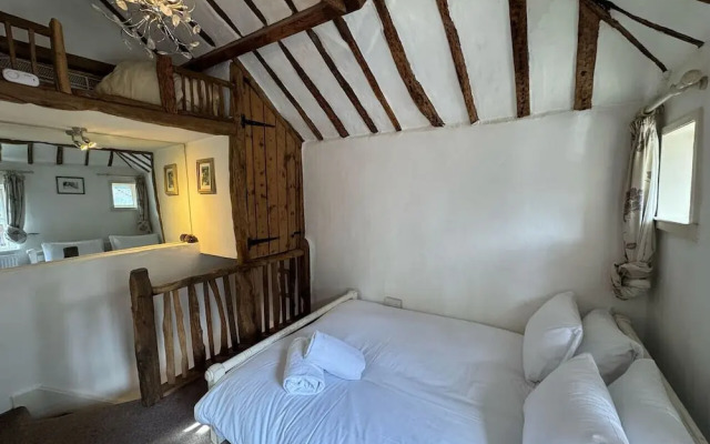 The Snug - From 130 Per Night