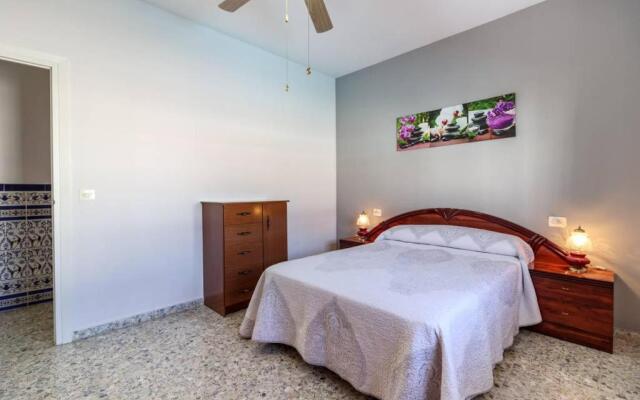 Chalet acogedor con piscina muy cerca de Granada