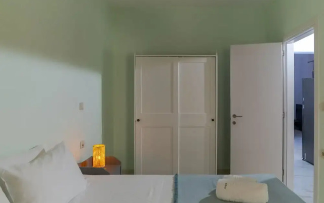 Heraklion 2Bd Oasis w Relaxing Patio