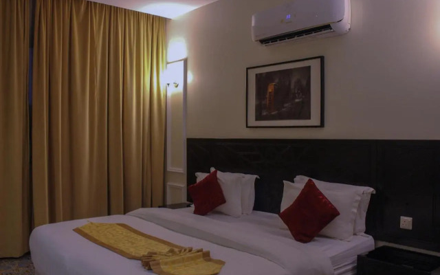 Rollins Hotel