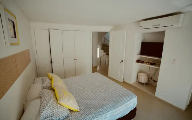 Hermosa Casa Playera