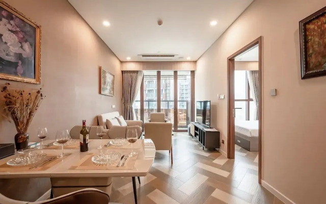 The Metropole The Galleria The Crest