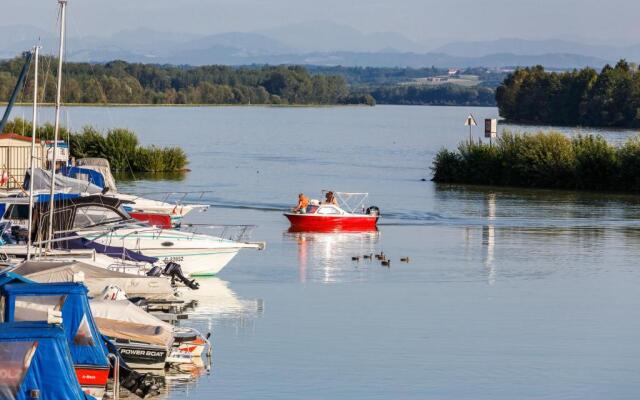 Camping & Pension Au an der Donau