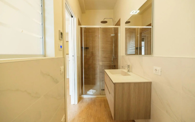 Large Filippini residence a few meters from the Arena