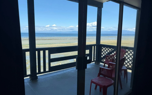 Sand Pebbles Inn