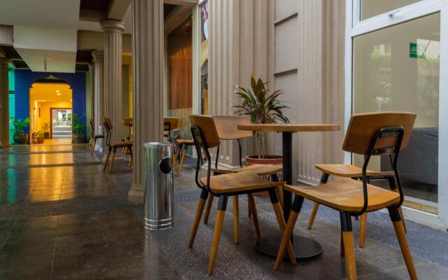 Collection O 6 Grand Palace Kemayoran Near Rs Mitra Keluarga Kemayoran