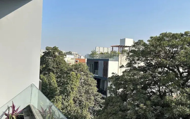BedChambers Serviced Apartment, Golf Course, Gurgaon