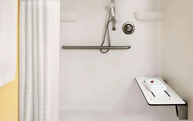 Super 8 by Wyndham Des Moines