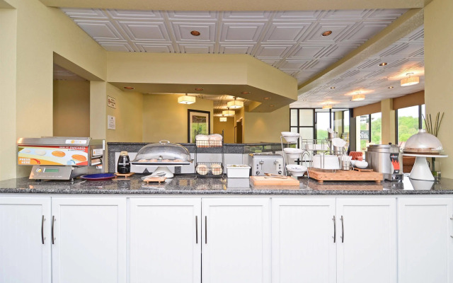 Best Western Cades Cove Inn