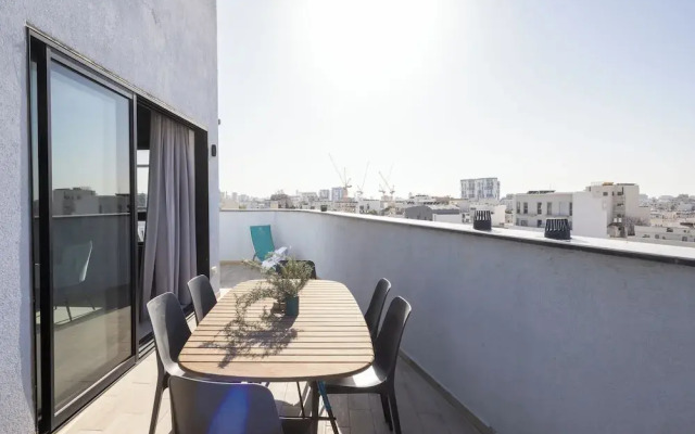 Rooftop Jacuzzi Penthouse by Sea N' Rent