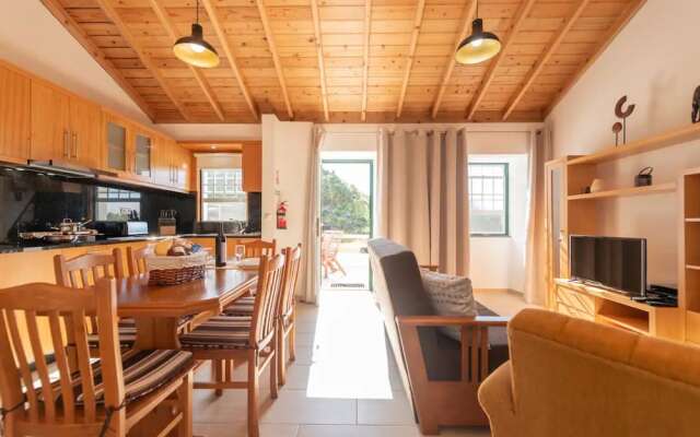 Villa Traditional, Pico by Izibookings