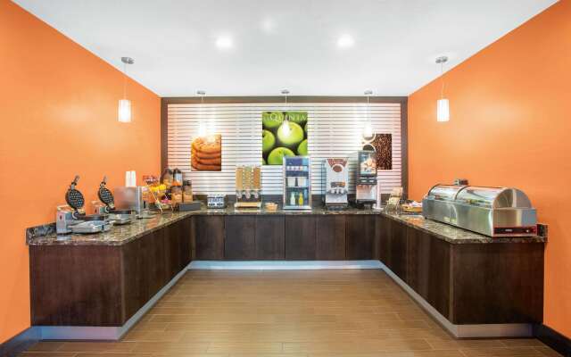 La Quinta Inn & Suites by Wyndham Conference Center Prescott