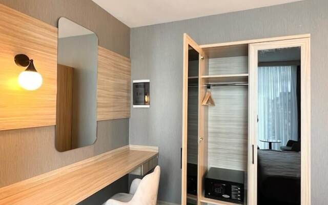 Royal Mass Airport Business Hotel