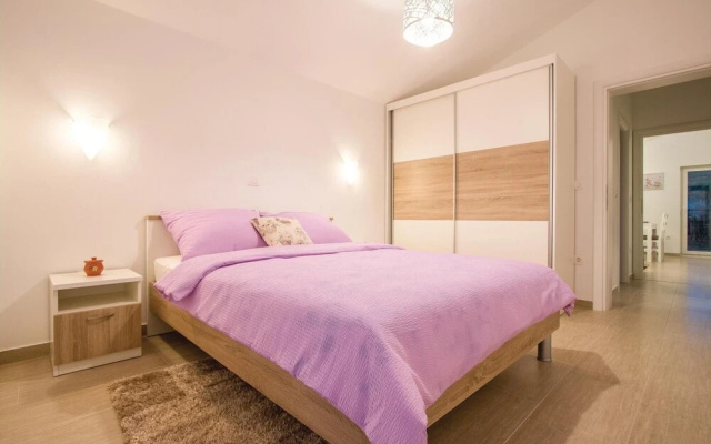 Awesome Home in Veli Rat With Wifi and 2 Bedrooms
