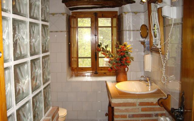 Modern Farmhouse in Valencia de Alcántara With Pool