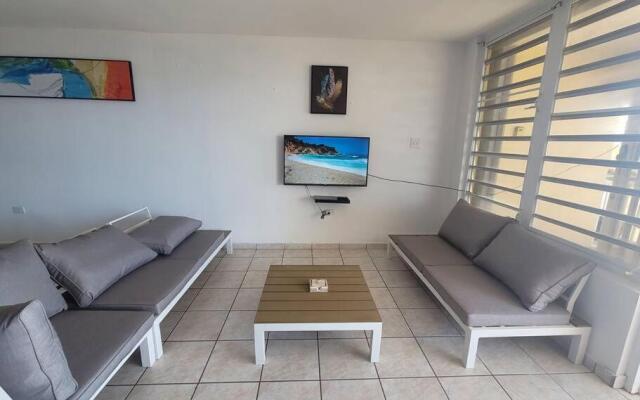 Peaceful ocean front home near Rainforest & rivers 102