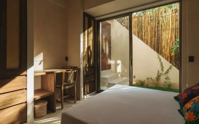 Luxury Jungle Retreat Sleeps 10 Rooftop Pool