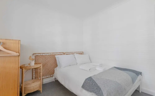 Spacious 3BD Flat, Close to Tube - Fulham!