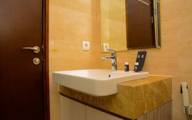 Tranquil Studio Apartment at Menteng Park