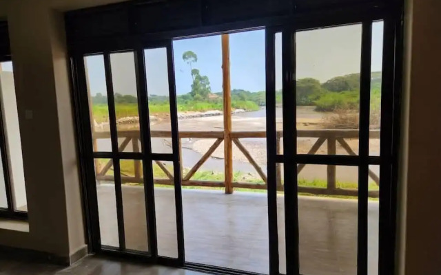 Ishasha Pride Lodge