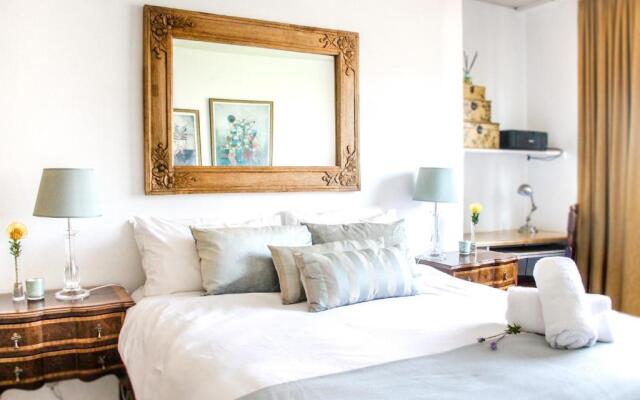 438 St Martini Gardens