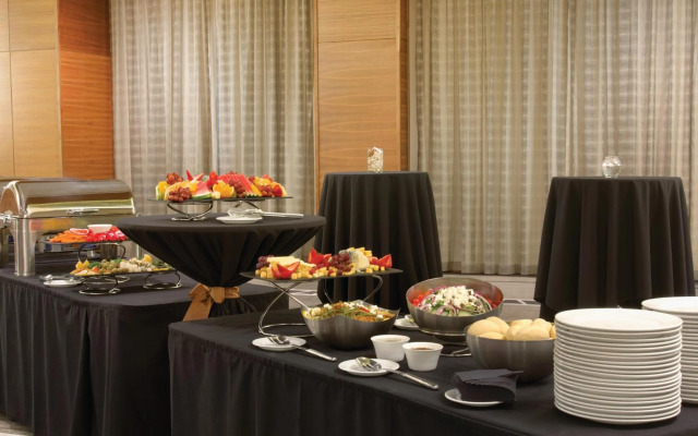 Radisson Hotel & Conference Centre Calgary Airport