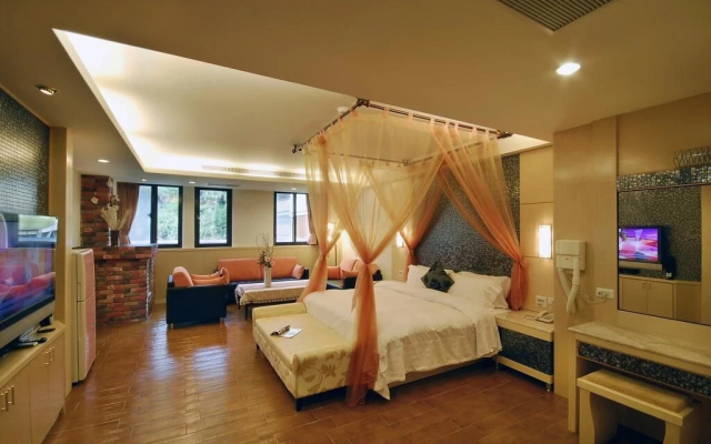Ming Lu Holiday Hotel