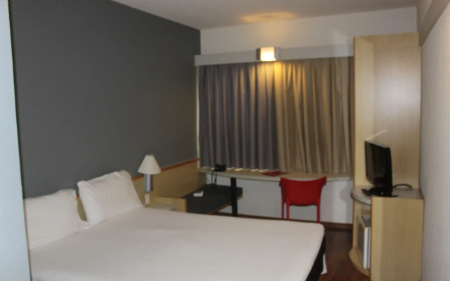 ibis Betim