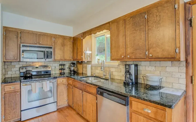 4BR Mountain Getaway Pikes Peak, Dog-friendly!