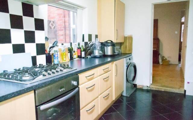 Bright 3 Bedroom House in East Oxford