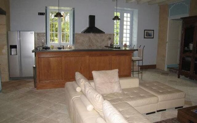 Chateau De Puyrigaud