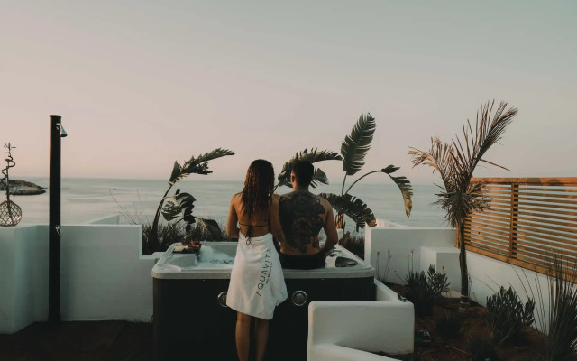 Kahlua Sea View Suites