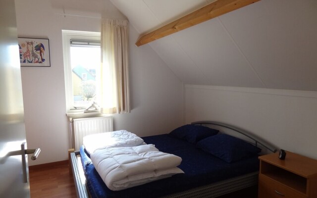 Spacious Holiday Home With Wifi, Beach at 200 m